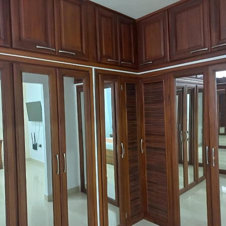 Departamentos Marcecilia De 2 Y 3 Habitaciones En El Centro De Manta Kültér fotó