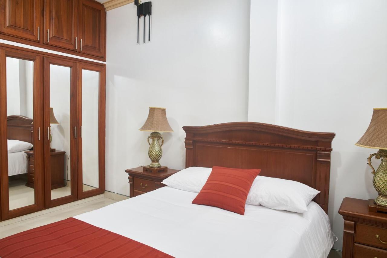 Departamentos Marcecilia De 2 Y 3 Habitaciones En El Centro De Manta Kültér fotó