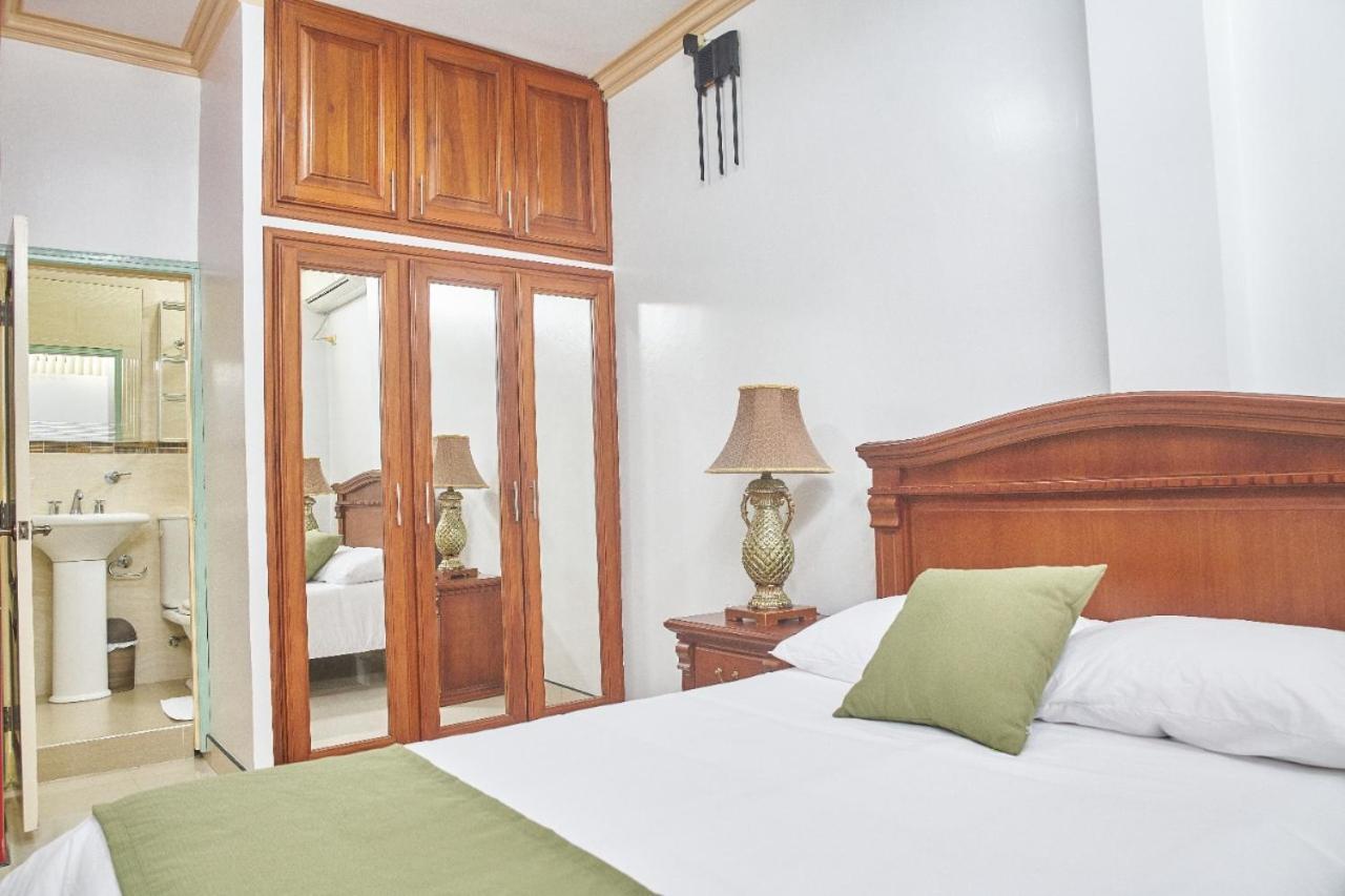 Departamentos Marcecilia De 2 Y 3 Habitaciones En El Centro De Manta Kültér fotó