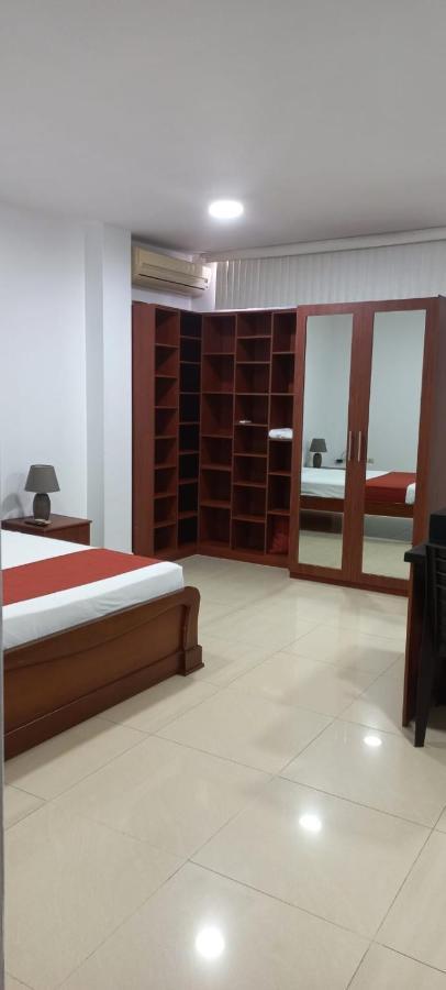 Departamentos Marcecilia De 2 Y 3 Habitaciones En El Centro De Manta Kültér fotó