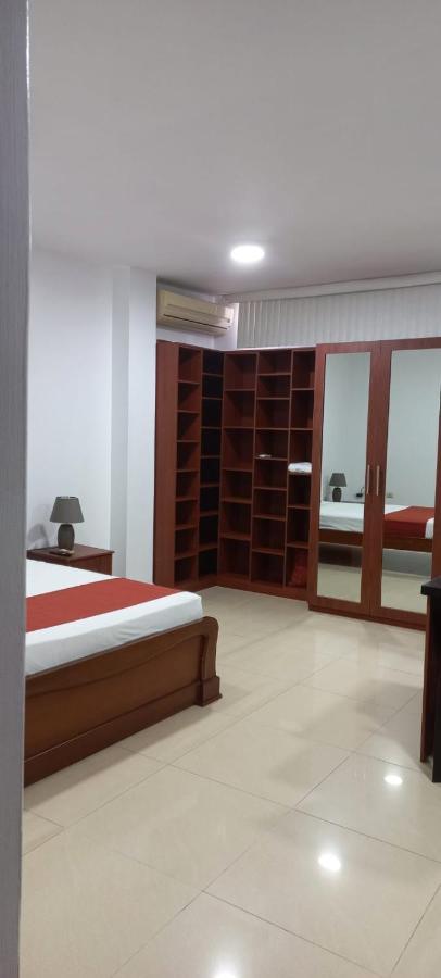 Departamentos Marcecilia De 2 Y 3 Habitaciones En El Centro De Manta Kültér fotó