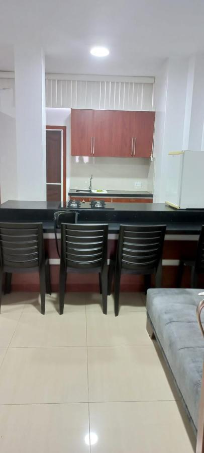 Departamentos Marcecilia De 2 Y 3 Habitaciones En El Centro De Manta Kültér fotó
