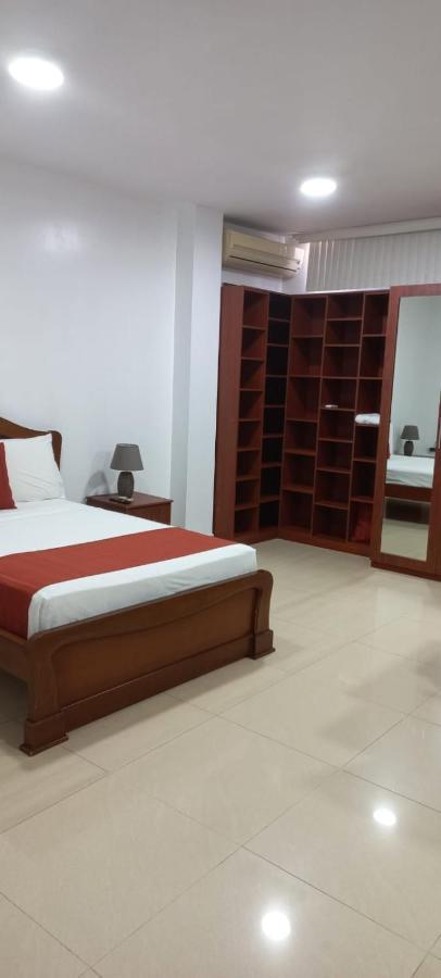 Departamentos Marcecilia De 2 Y 3 Habitaciones En El Centro De Manta Kültér fotó