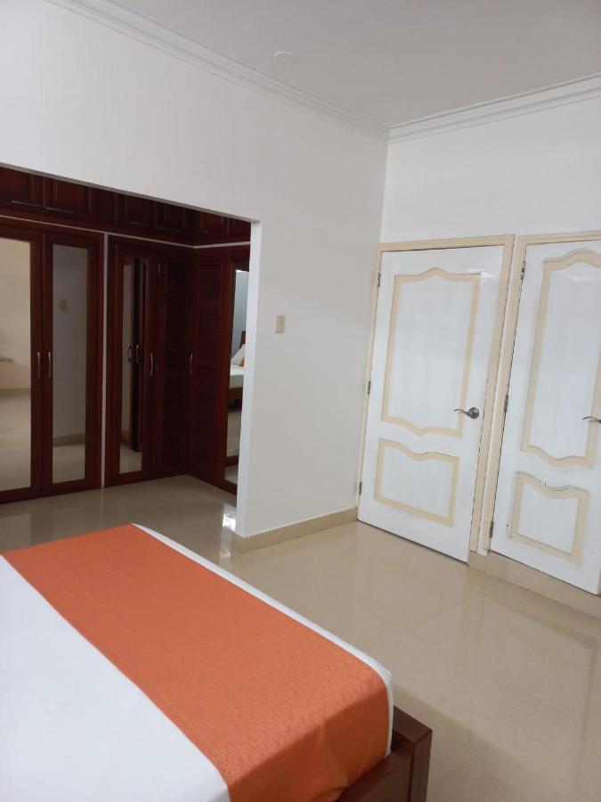 Departamentos Marcecilia De 2 Y 3 Habitaciones En El Centro De Manta Kültér fotó